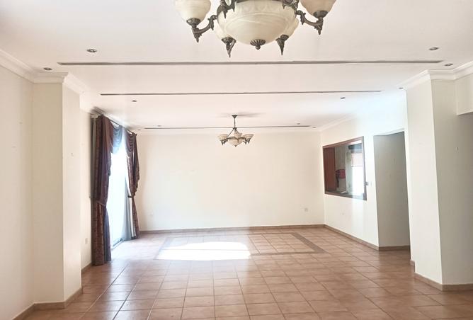 1002459 - Property Image 2