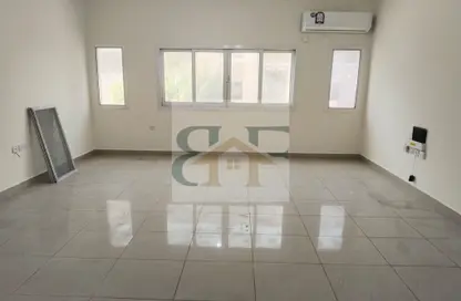 Apartment - 2 Bedrooms - 2 Bathrooms for rent in Muntazah 70 - Al Muntazah - Doha