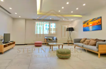 Apartment - 3 Bedrooms - 2 Bathrooms for rent in Al Mansoura - Al Mansoura - Doha