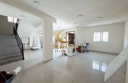 فيلا - 4 غرف نوم - 5 حمامات للايجار في شارع  بو هامو - أبو هامور - الدوحة