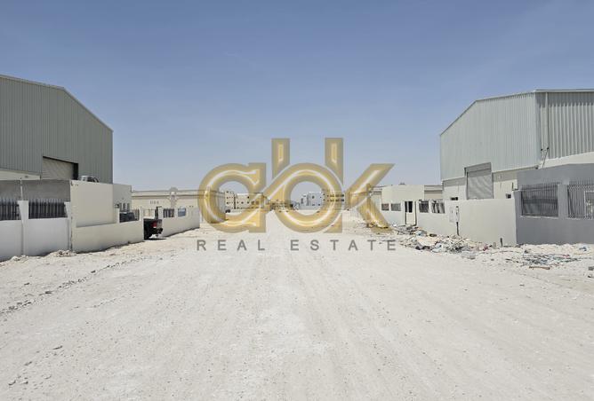 889945 - Property Image 2