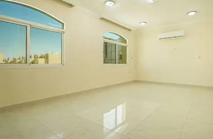 Apartment - 2 Bedrooms - 2 Bathrooms for rent in Souk Al gharaffa - Al Gharrafa - Doha