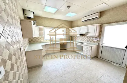 Villa - 4 Bedrooms - 5 Bathrooms for rent in Najma street - Old Airport Road - Doha