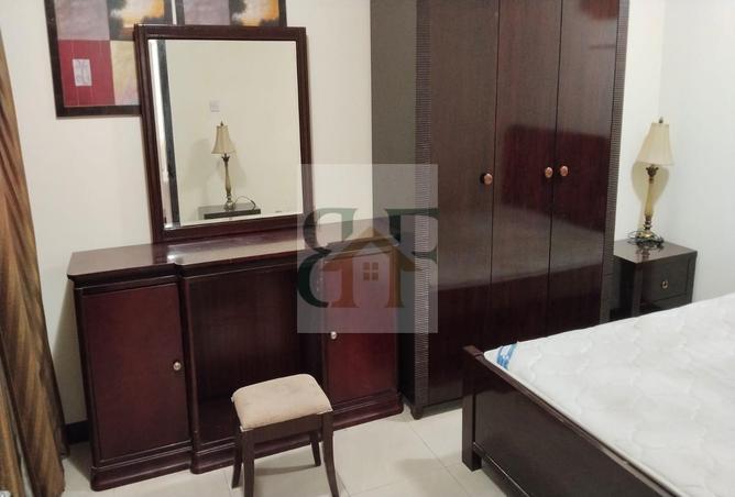 983637 - Property Image 2