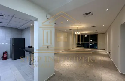Apartment - 2 Bedrooms - 3 Bathrooms for rent in Zig Zag Tower A - Zig Zag Towers - West Bay - Doha