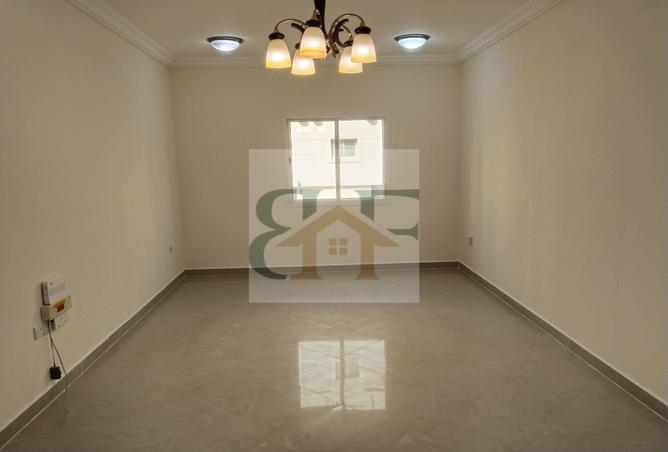 952728 - Property Image 2