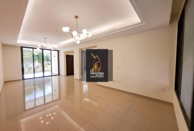 967507 - Property Image 2