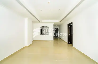 صورة لـ غرفة فارغة شقة - غرفة نوم - 2 حمامات للايجار في طريق بورتو الغربي - بورتو أرابيا - جزيرة اللؤلؤة - الدوحة ، صورة رقم 1