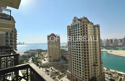 Apartment - 2 Bedrooms - 3 Bathrooms for rent in Floresta Gardens - Floresta Gardens - The Pearl Island - Doha