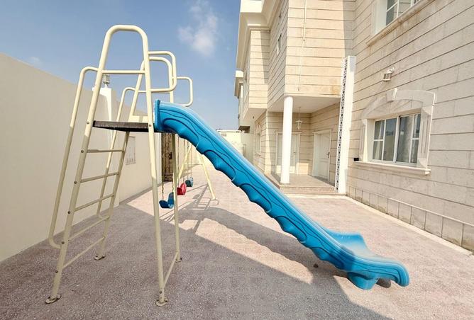 984295 - Property Image 3