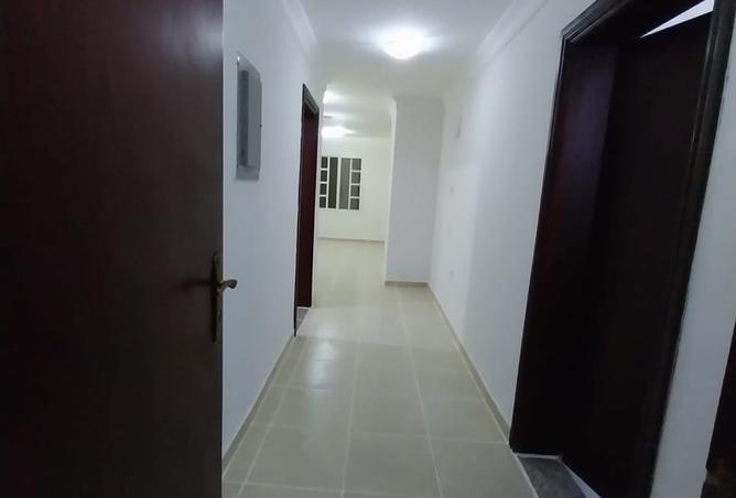 933050 - Property Image 2