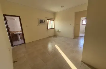 Apartment - 2 Bedrooms - 2 Bathrooms for rent in Al Khazin Street - Madinat Khalifa South - Madinat Khalifa - Doha