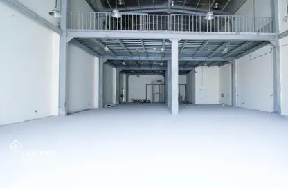 Warehouse - Studio - 6 Bathrooms for rent in Industrial Area 1 - Industrial Area - Doha