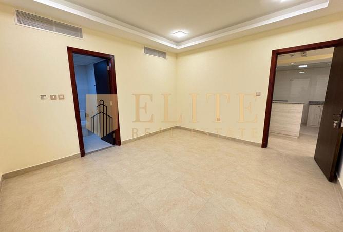 932114 - Property Image 2