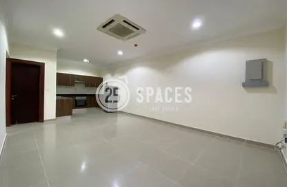 Apartment - 2 Bedrooms - 2 Bathrooms for rent in Al Maamoura - Al Maamoura - Doha