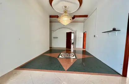 Apartment - 2 Bedrooms - 1 Bathroom for rent in Salwa Road - Al Aziziyah - Doha
