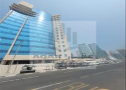 طابق كامل - 3 حمامات للكراء في الحي التجاري - الخليج الغربي - الدوحة