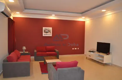 Apartment - 2 Bedrooms - 2 Bathrooms for rent in Al Maamoura - Al Maamoura - Doha