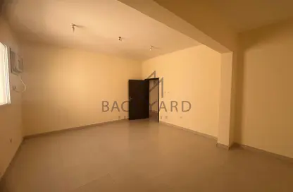 Apartment - 2 Bedrooms - 2 Bathrooms for rent in Wholesale Market Street - Abu Hamour - Doha