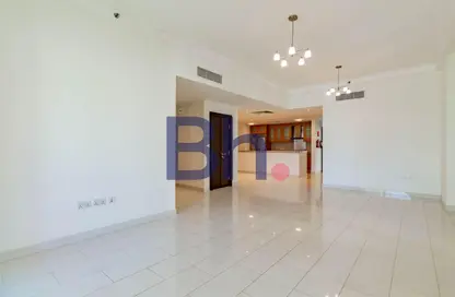 شقة - 2 غرف نوم - 3 حمامات للايجار في فيفا غرب - فيفا بحرية - جزيرة اللؤلؤة - الدوحة