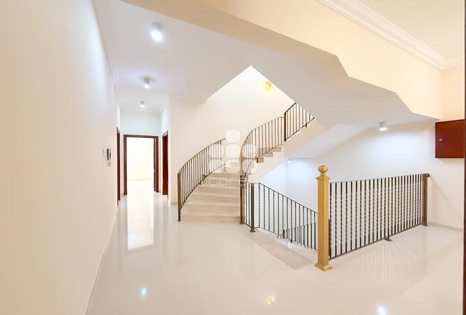 932341 - Property Image 2
