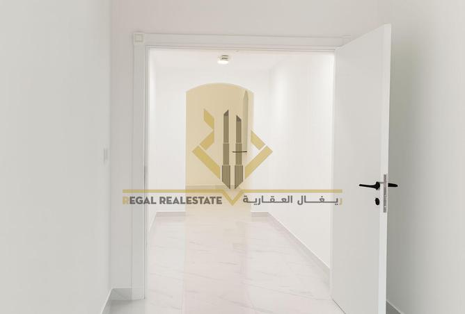 968789 - Property Image 3