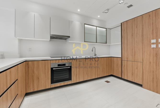 822066 - Property Image 3