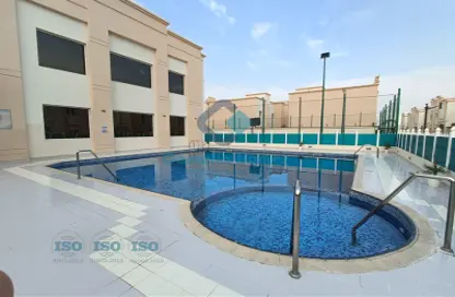 صورة لـ حوض سباحة فيلا - 4 غرف نوم - 4 حمامات للايجار في شارع الدانة - مريخ - المريخ - الدوحة ، صورة رقم 1