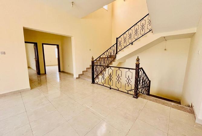 933074 - Property Image 2