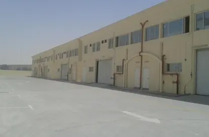 Warehouse - Studio - 2 Bathrooms for rent in Industrial Area - Doha