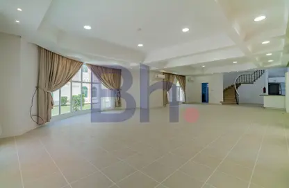 Villa - 4 Bedrooms - 6 Bathrooms for rent in West Bay Lagoon Street - West Bay Lagoon - Doha