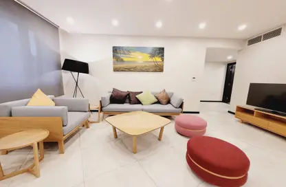 Apartment - 2 Bedrooms - 2 Bathrooms for rent in Al Mansoura - Doha