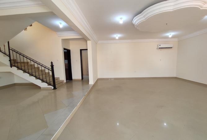 932240 - Property Image 2