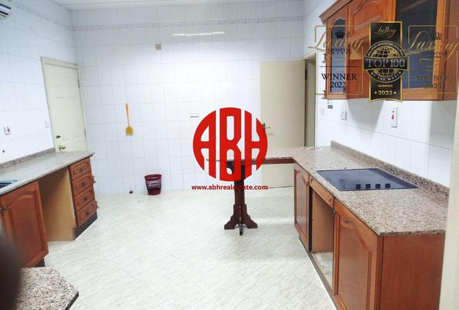 974312 - Property Image 2