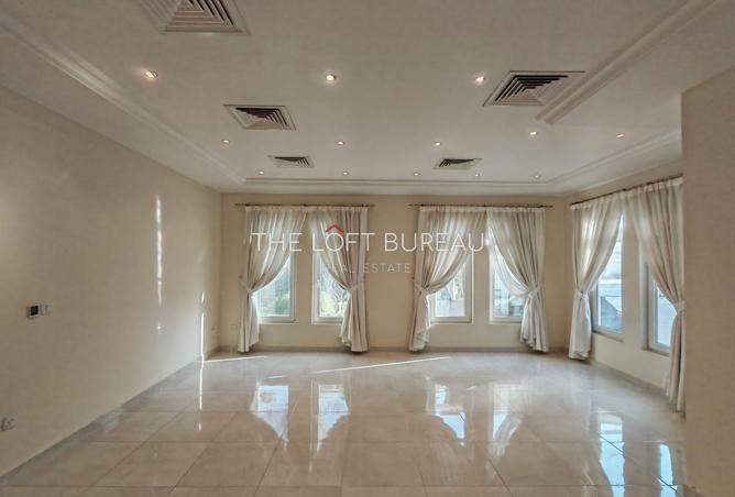 940413 - Property Image 3