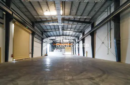 Warehouse - Studio - 2 Bathrooms for rent in East Industrial Street - Birkat Al Awamer - Al Wakra