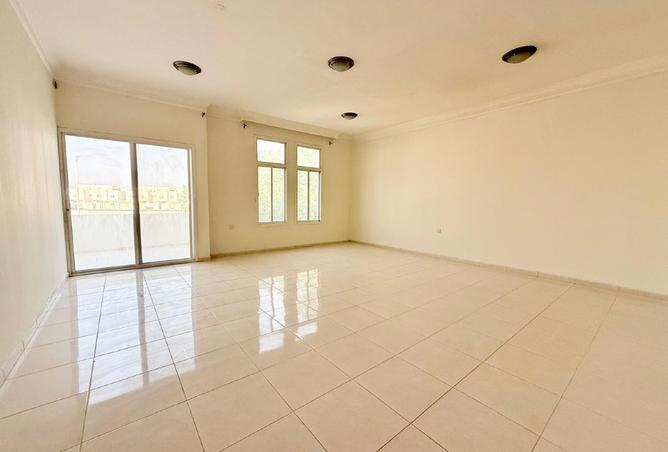 966398 - Property Image 2