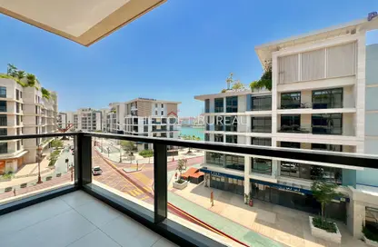 Apartment - 2 Bedrooms - 3 Bathrooms for rent in Gewan Island - The Pearl Island - Doha