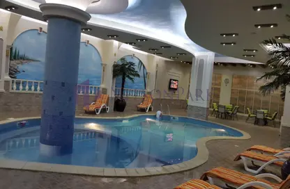 صورة لـ حوض سباحة شقة - 2 غرف نوم - 3 حمامات للايجار في السد - السد - الدوحة ، صورة رقم 1