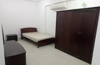 Room / Bedroom image for: Apartment - 2 Bedrooms - 2 Bathrooms for rent in Fereej Bin Mahmoud - Doha, Image 1