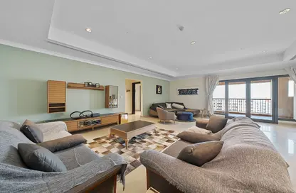 Apartment - 2 Bedrooms - 3 Bathrooms for rent in East Porto Drive - Porto Arabia - The Pearl Island - Doha