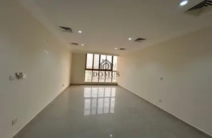 Apartment - 2 Bedrooms - 2 Bathrooms for rent in Al Zubair Bakkar Street - Al Sadd - Doha