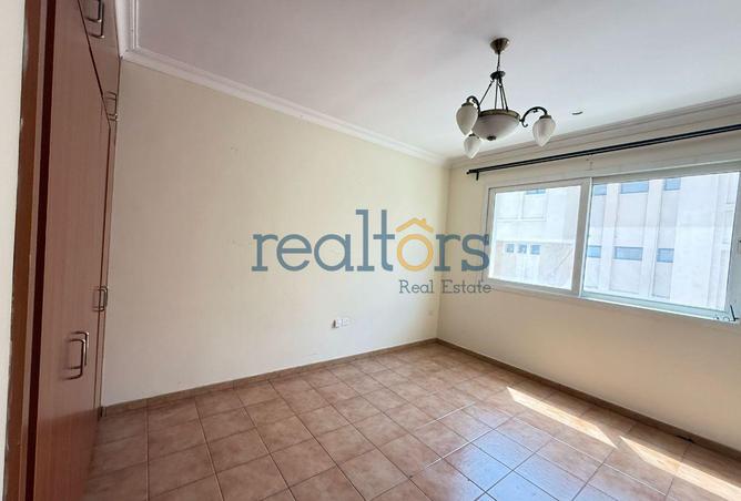 1000432 - Property Image 3