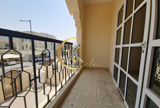 911244 - Property Image 3