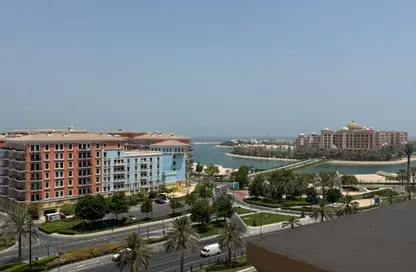 Apartment - 2 Bedrooms - 3 Bathrooms for rent in Tower 13 - Porto Arabia - The Pearl Island - Doha