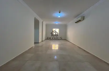 Apartment - 2 Bedrooms - 2 Bathrooms for rent in Al Zubair Bakkar Street - Al Sadd - Doha