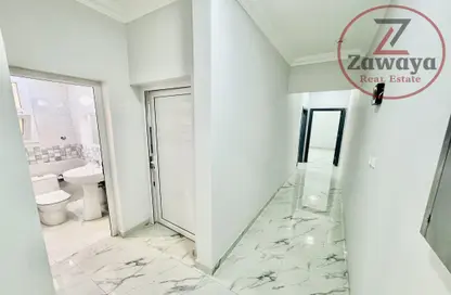 شقة - 2 غرف نوم - 3 حمامات للايجار في شارع النجدة - مدينة خليفة شمال - مدينة خليفة - الدوحة