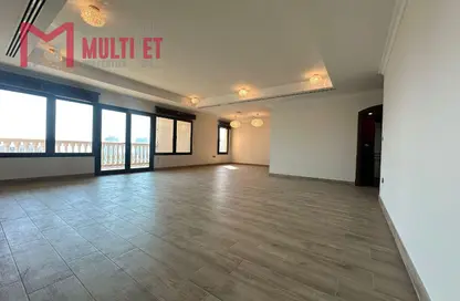 Apartment - 2 Bedrooms - 3 Bathrooms for rent in West Porto Drive - Porto Arabia - The Pearl Island - Doha