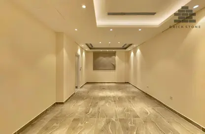 Apartment - 2 Bedrooms - 2 Bathrooms for rent in Salaja Street - Doha Al Jadeed - Doha