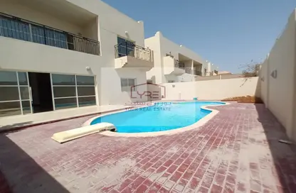 صورة لـ حوض سباحة فيلا - 4 غرف نوم - 6 حمامات للايجار في الوعب - الوعب - الدوحة ، صورة رقم 1